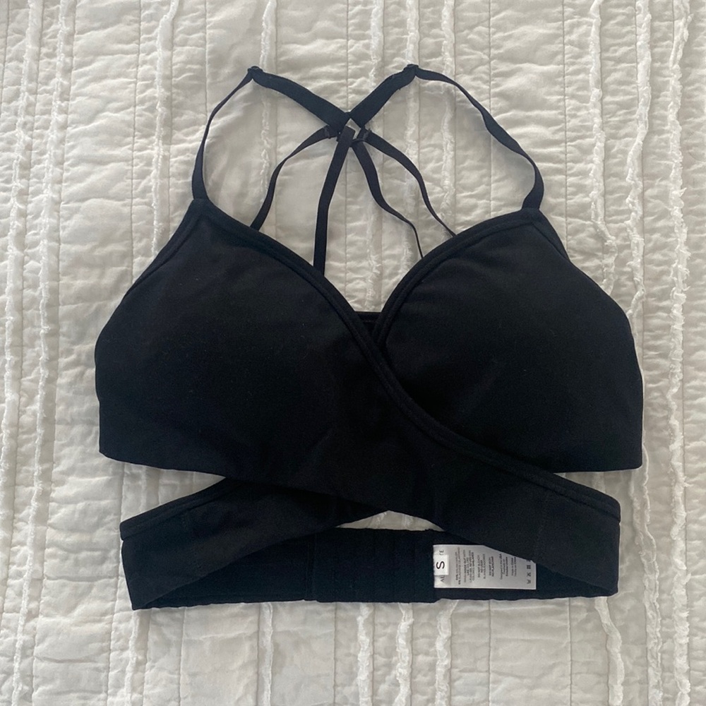 Alphalete sports bra